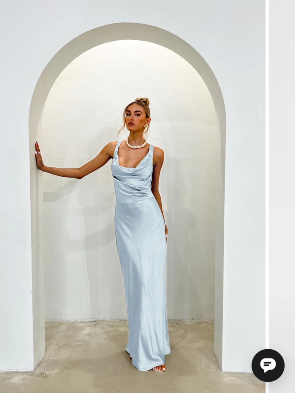 Selfie Leslie-Sitara Tied Back Maxi Dress Blue